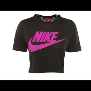 Nike Cropped Tee Color: Sequoia/Hyper Magenta